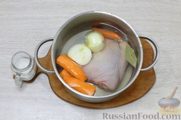 Сливочный суп с курицей и шампиньонами