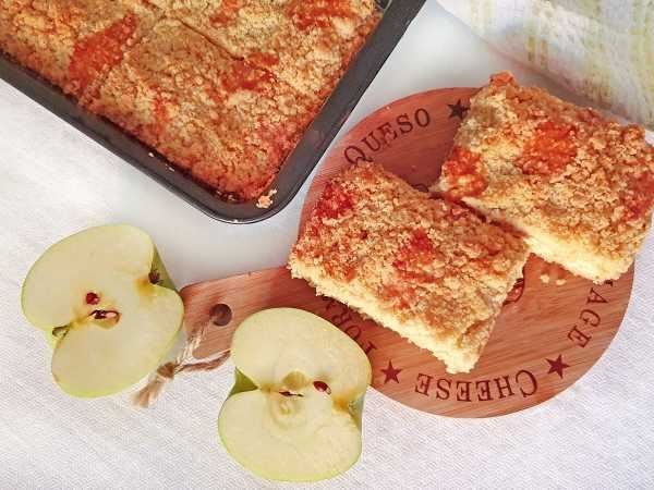 Пирог с маком и яблоками (на творожном тесте)
