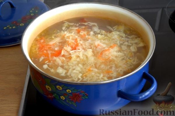 Зганянка (суп с копчёными рёбрышками, квашеной капустой и фасолью)