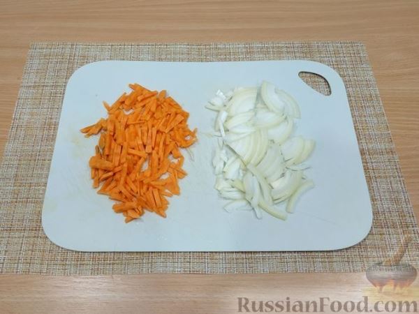 Жареная картошка с мясом и морковью